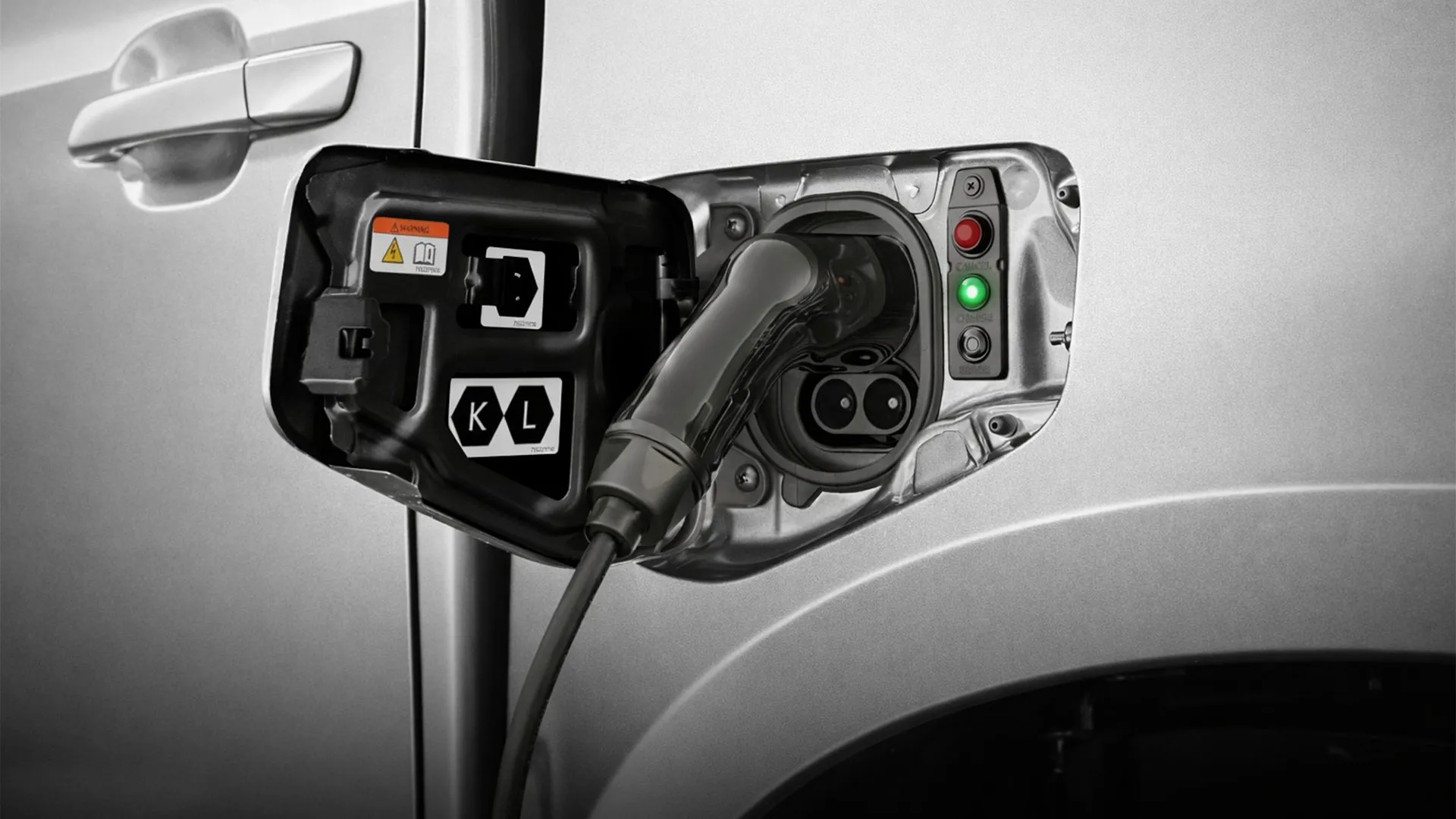 imgi_395_d-max-ev-charger